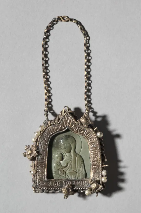 Pendant Icon with the Virgin "Dexiokratousa" and Frame with Winged Bull of Saint Luke on the back