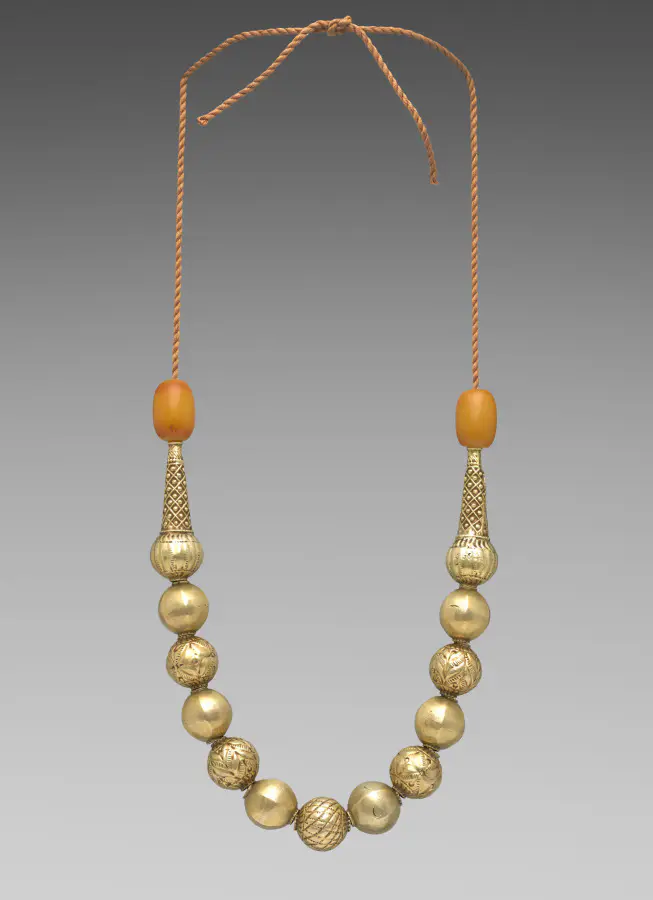 Necklace (muriya or murriyya)