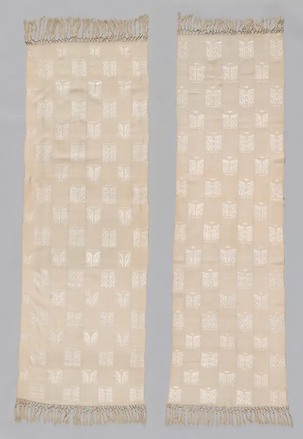 Pair of shawls (Lamba Landy Fotsy)