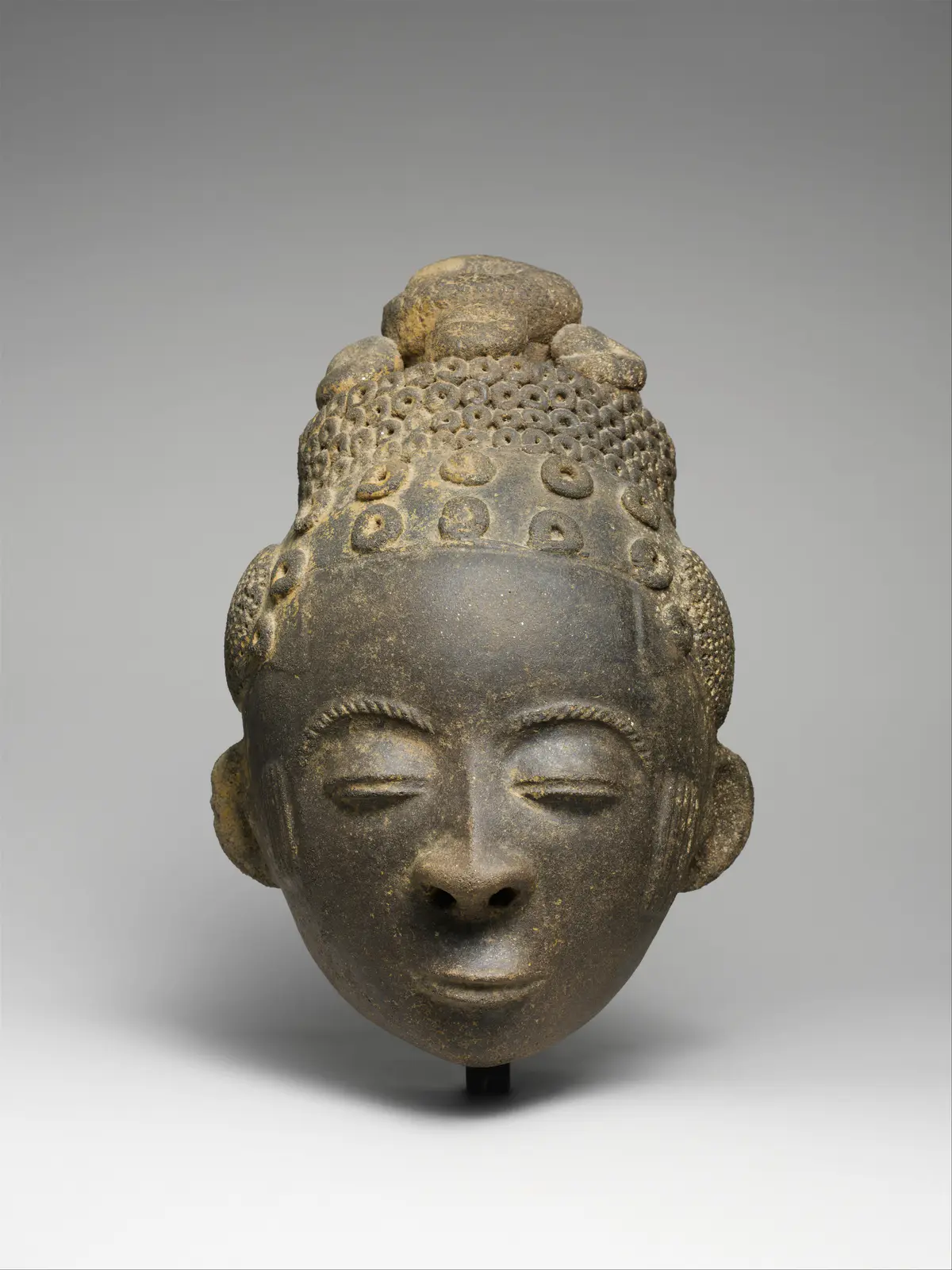 Nsodie (memorial head) of a queen mother