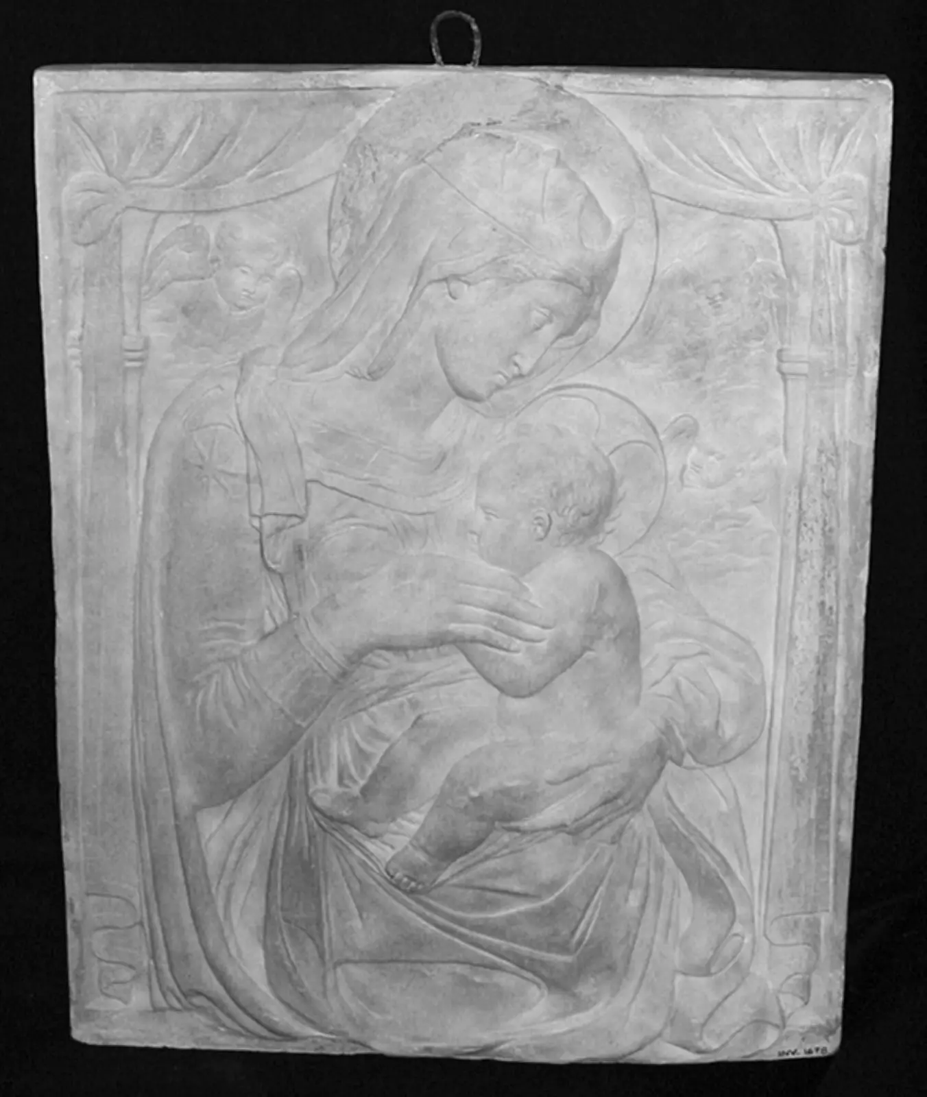 Kronet Maria med barn, Madonna lactans