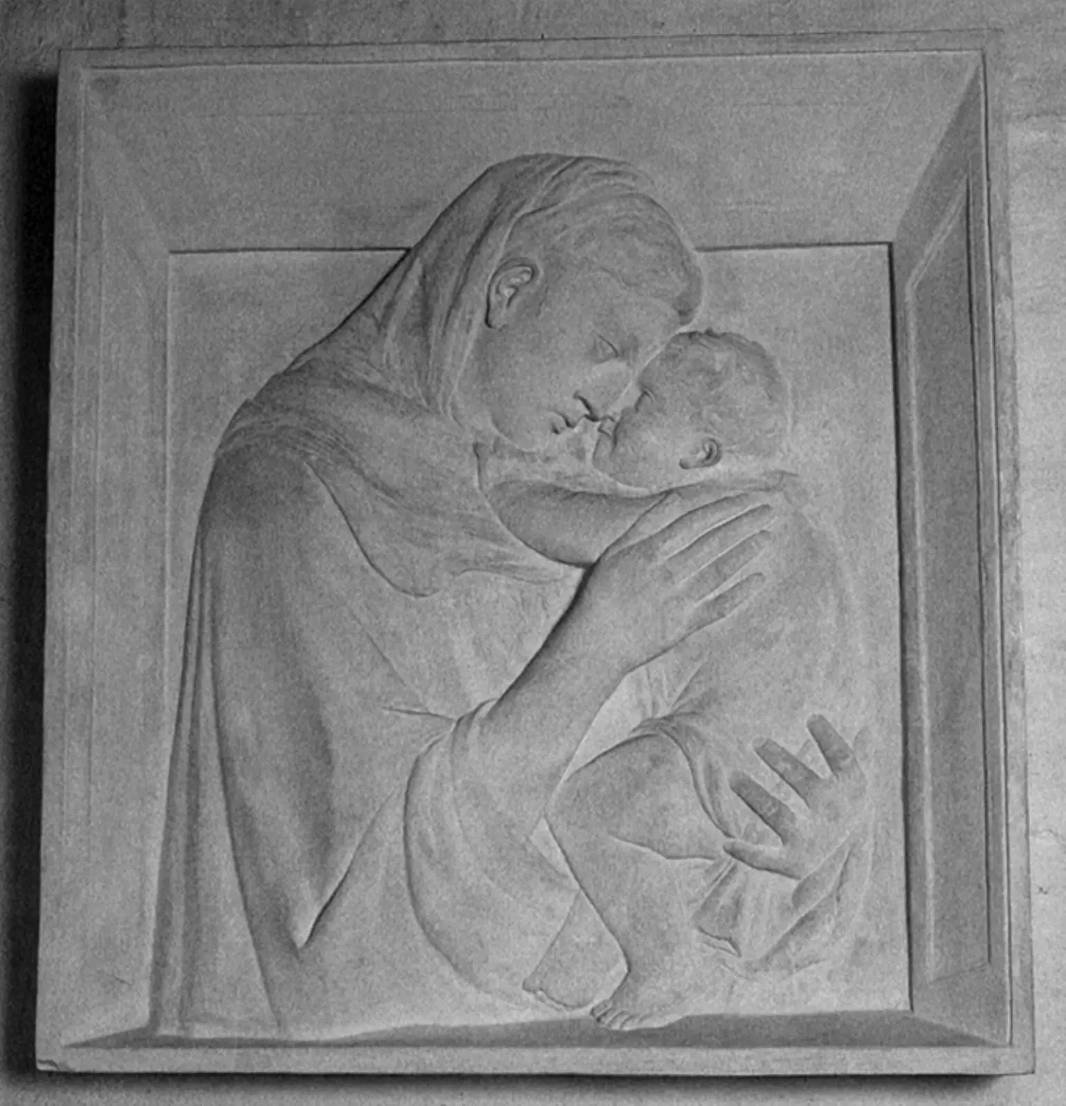 Madonna med barnet, Pazzi-Madonna